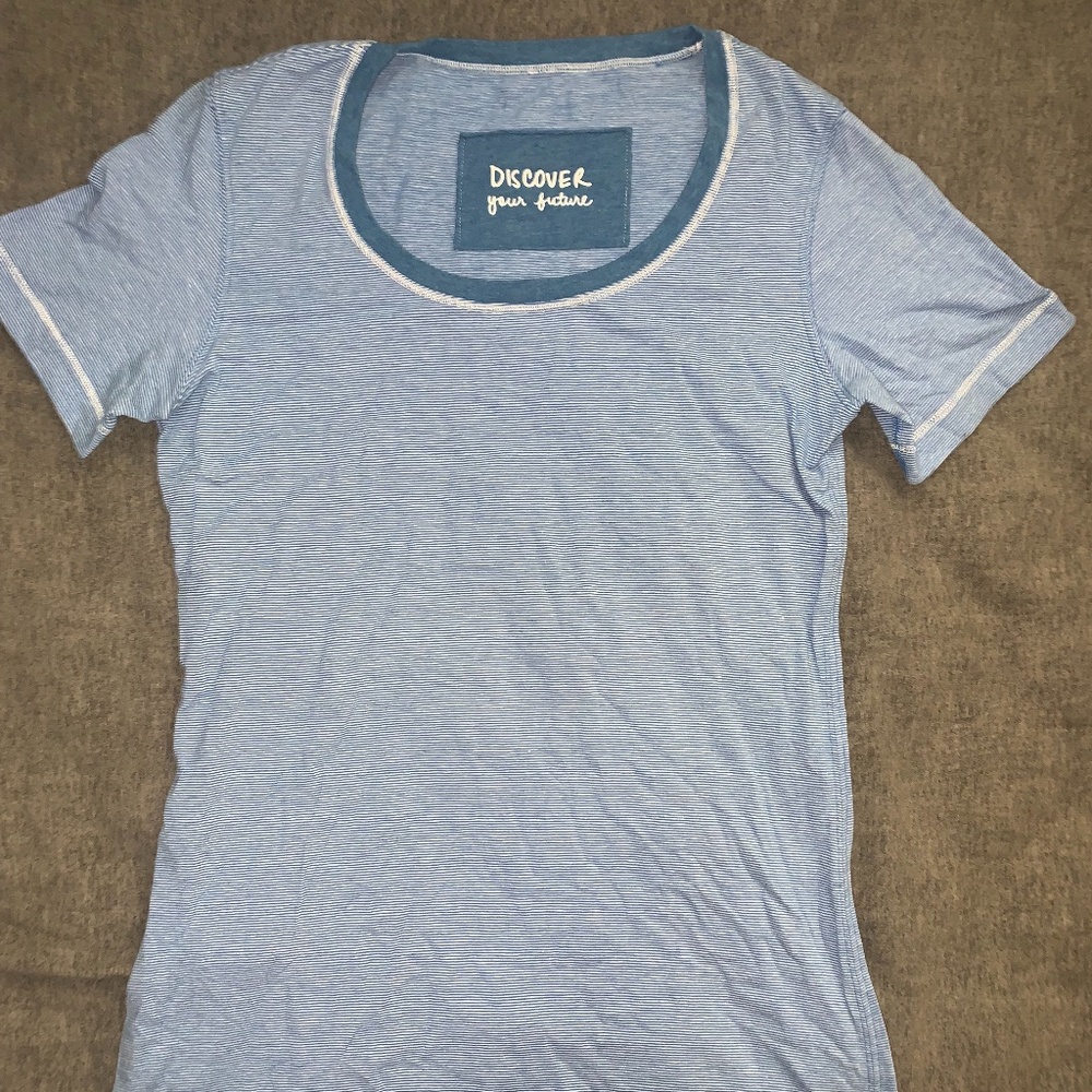 Old LuluLemon Women's Tee